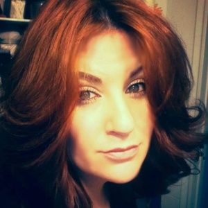 Meet your Posher, Taralynne